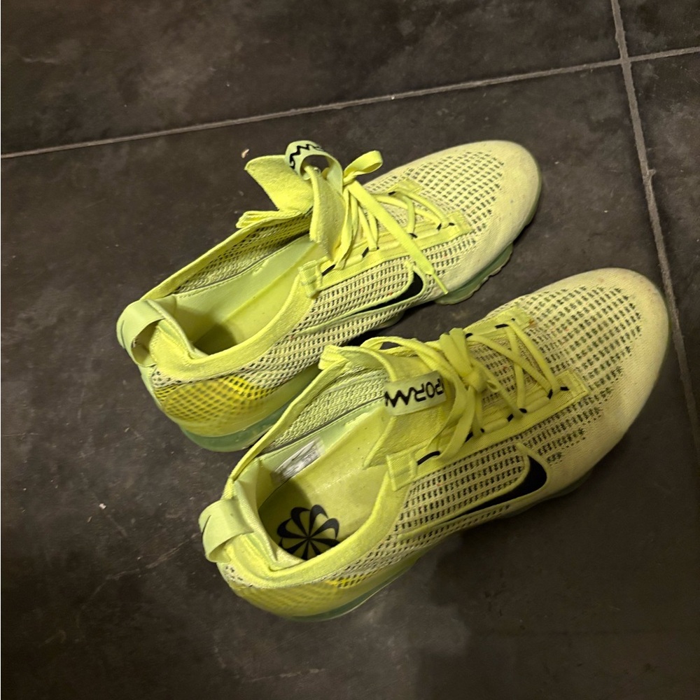 Nike men’s neon volt vapormax shoes next nature. Excellent condition size 11